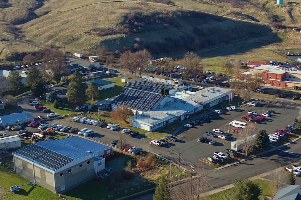 roof top solar panels on commercial buildings